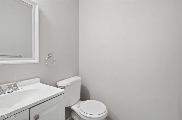 $1,385 | 2896 Klinger Circle, Unit 3, Las Vegas, NV 89121