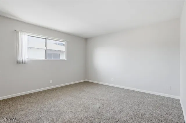 $1,385 | 2896 Klinger Circle, Unit 3, Las Vegas, NV 89121