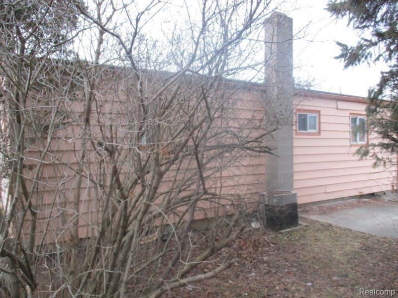 1535 Lambden Road Flint, MI 48532 - Photo 20 of 23 side.jpg