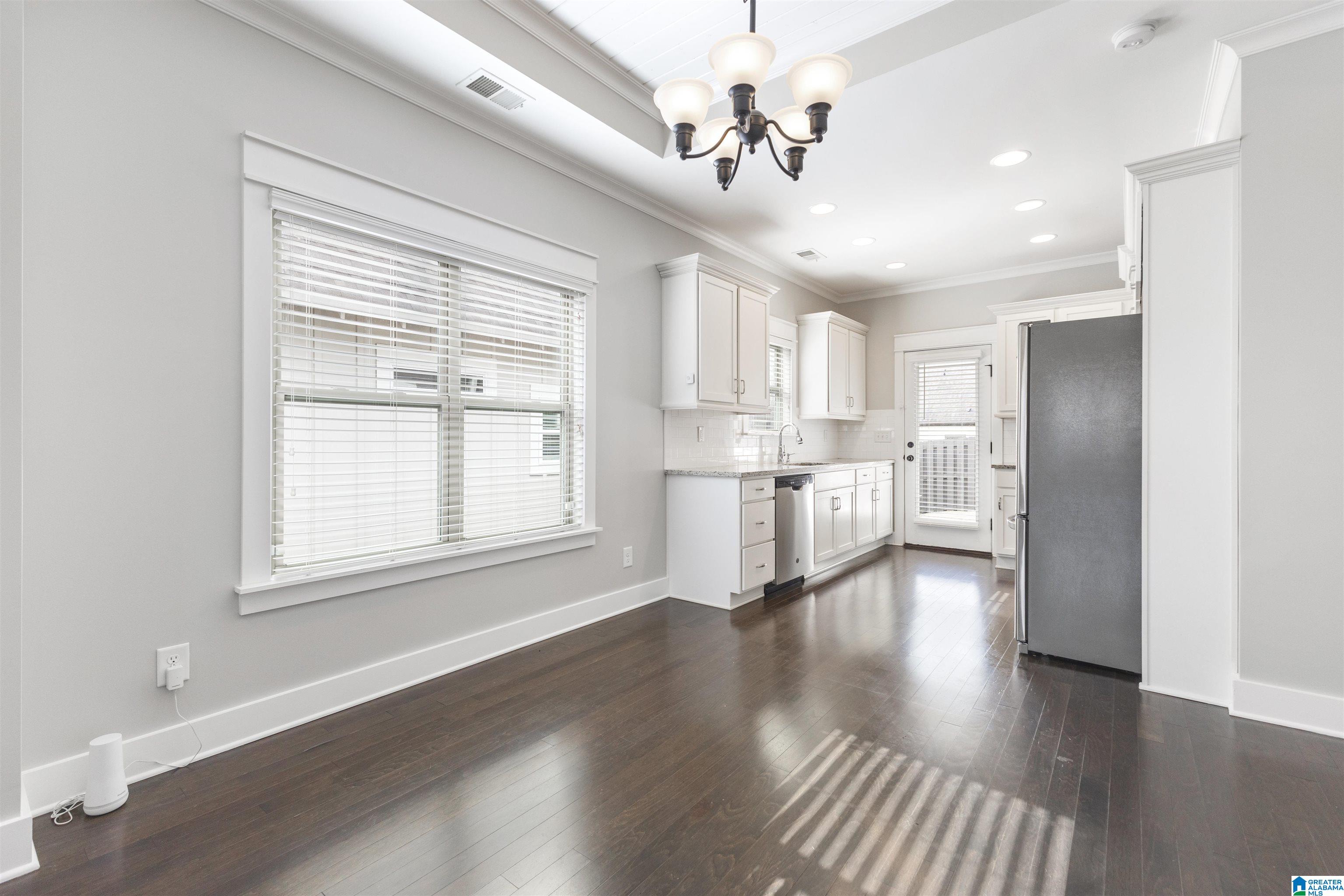 3906 Crest Landing Birmingham, AL 35210 - Photo 11 of 33