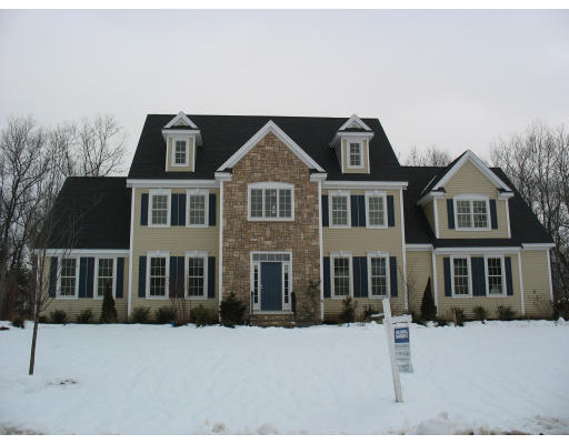 55 Silver Fox Road Franklin, MA 02038 - Photo 3 of 15 Gallery Image 3