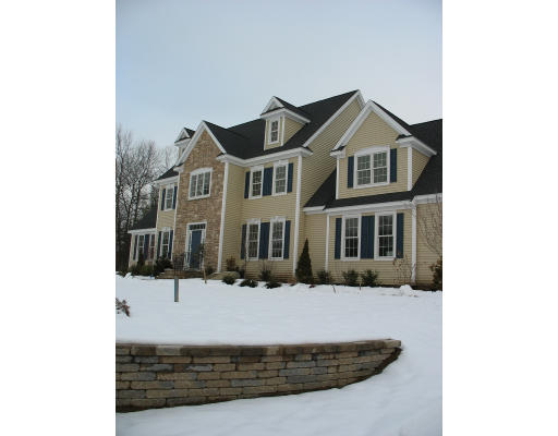 55 Silver Fox Road Franklin, MA 02038 - Photo 4 of 15 Gallery Image 4