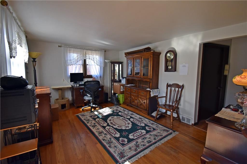 5293 Highgrove Road Pittsburgh, PA 15236 - Photo 8 of 25 Gallery Image 8