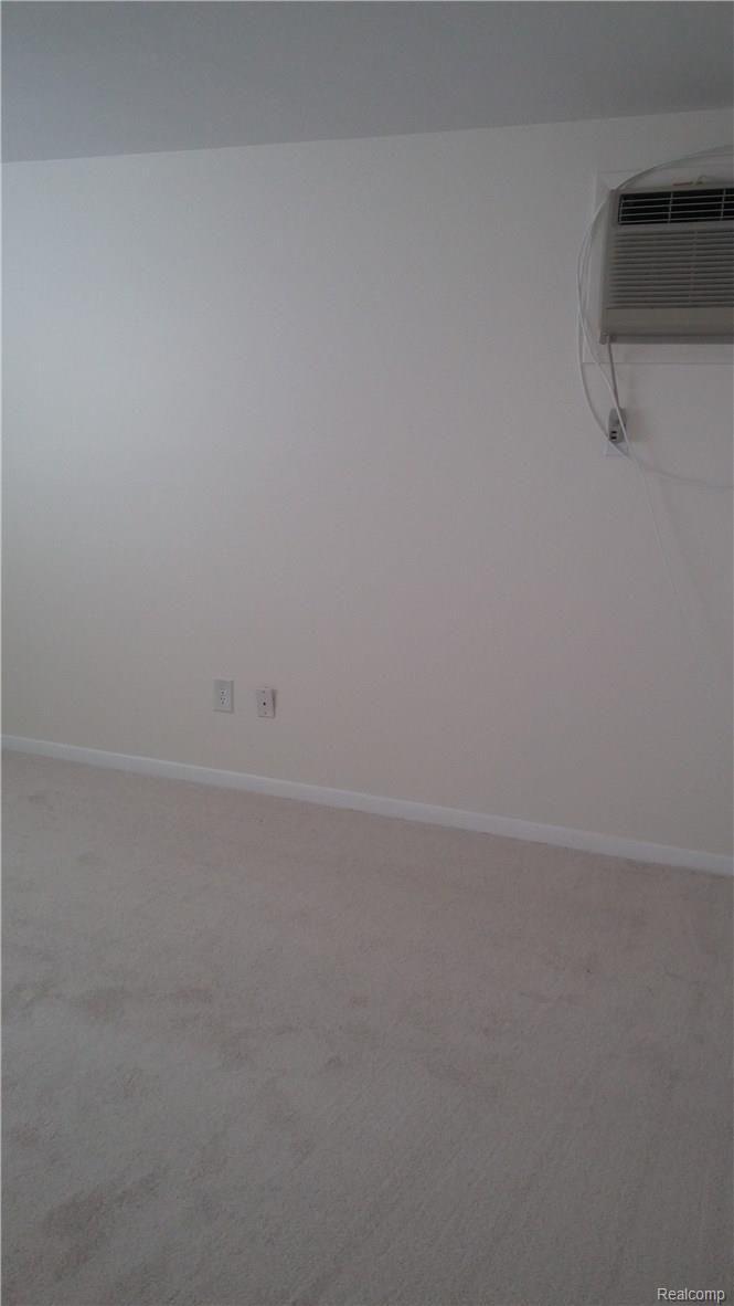 1123 Tienken Court, Unit 11 Rochester, MI 48306 - Photo 8 of 19 0623161511e.jpg