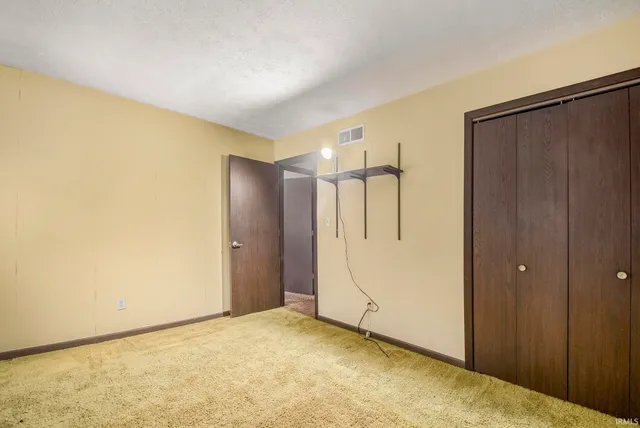 55335 Quince Road, South Bend, IN 46619