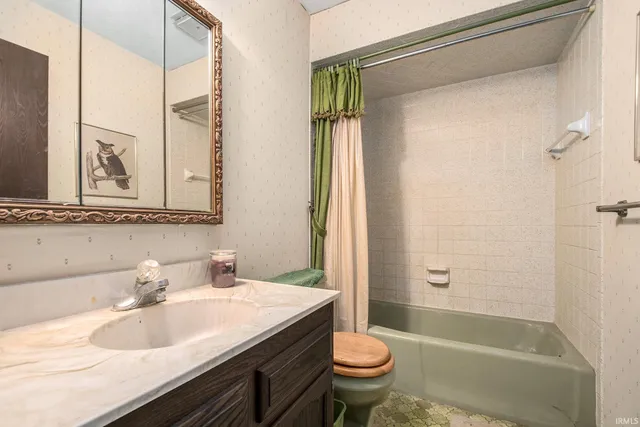 55335 Quince Road, South Bend, IN 46619