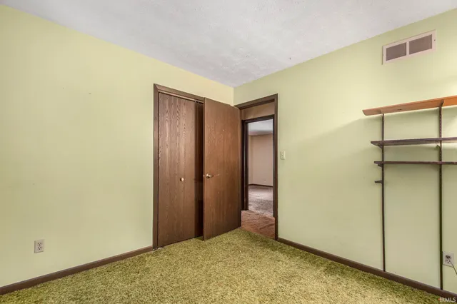 55335 Quince Road, South Bend, IN 46619