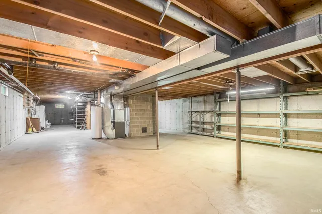 55335 Quince Road, South Bend, IN 46619