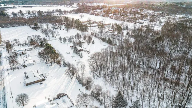 55335 Quince Road, South Bend, IN 46619