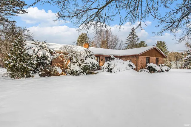 55335 Quince Road, South Bend, IN 46619