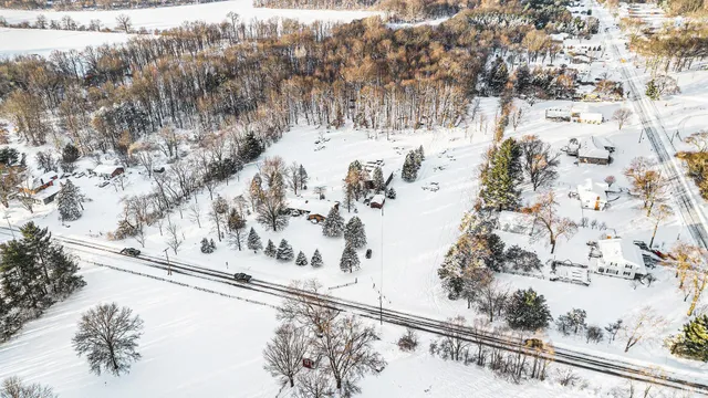 55335 Quince Road, South Bend, IN 46619