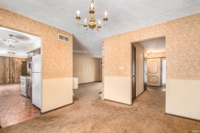 55335 Quince Road, South Bend, IN 46619