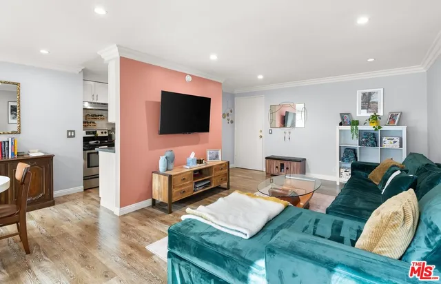 $499,000 | 525 North Sycamore Avenue, Unit 225, Los Angeles, CA 90036