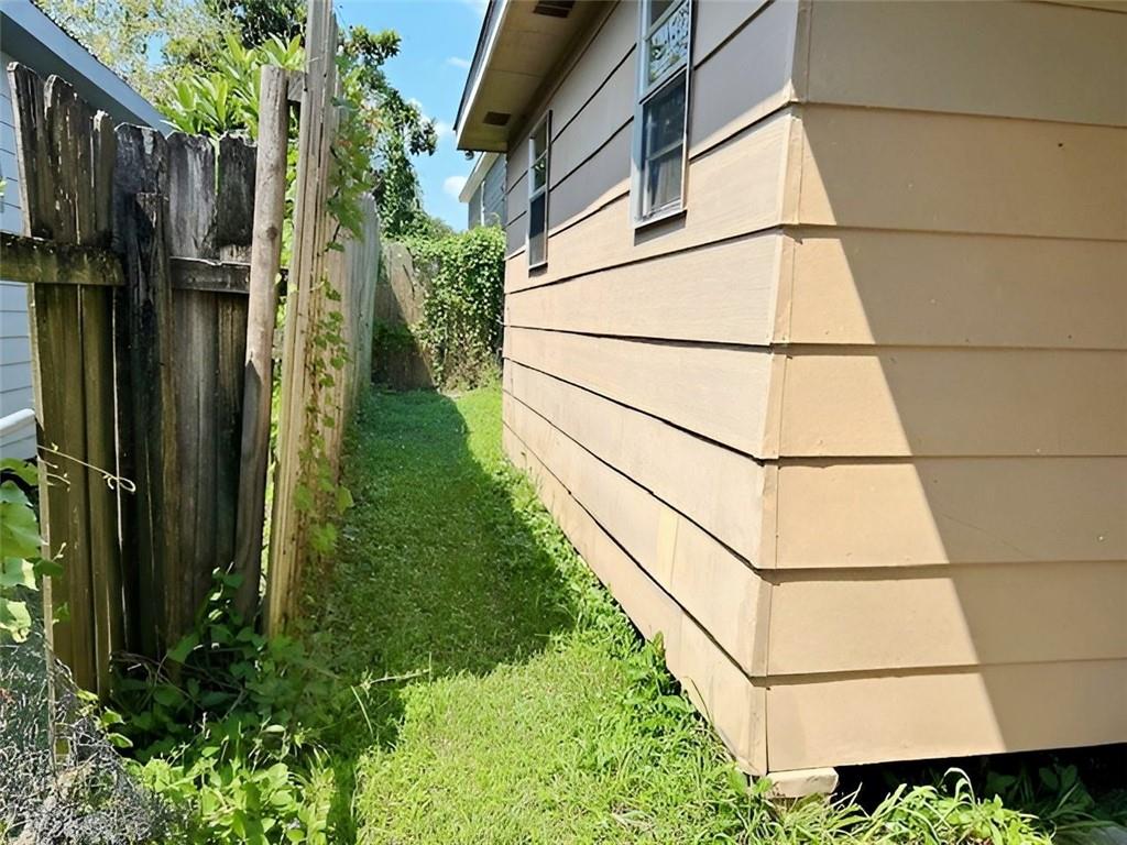 211 Prince Collins Street Houma, LA 70364 - Photo 2 of 22