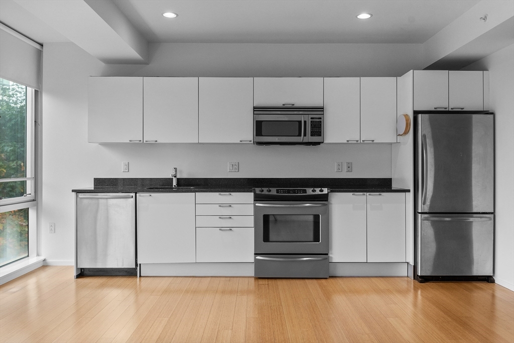 2 Earhart Street, Unit 321 Cambridge, MA 02141 - Photo 4 of 15