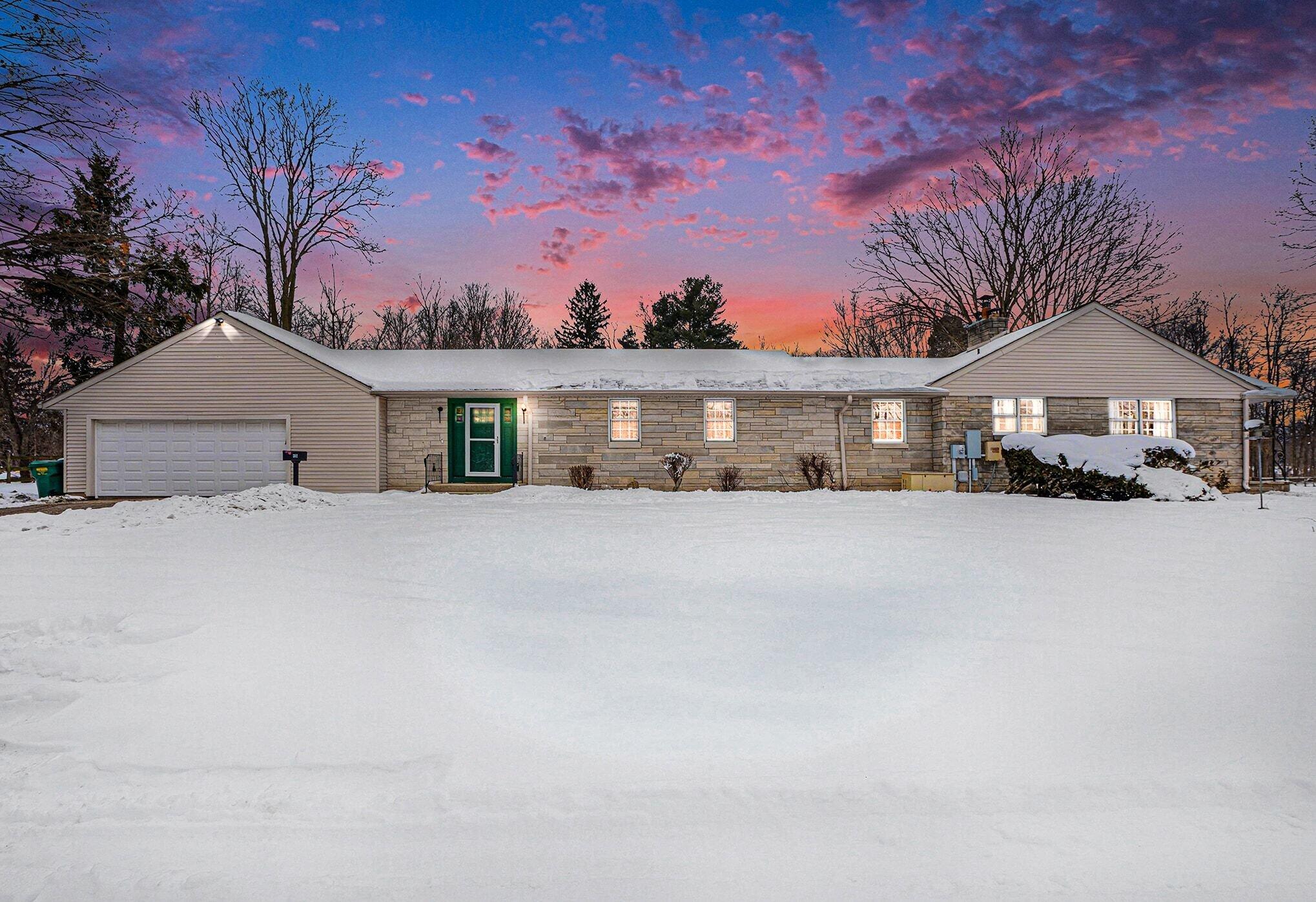 302 North Fulton Street Cassopolis, MI 49031 - Photo 2 of 31 001_file_5768