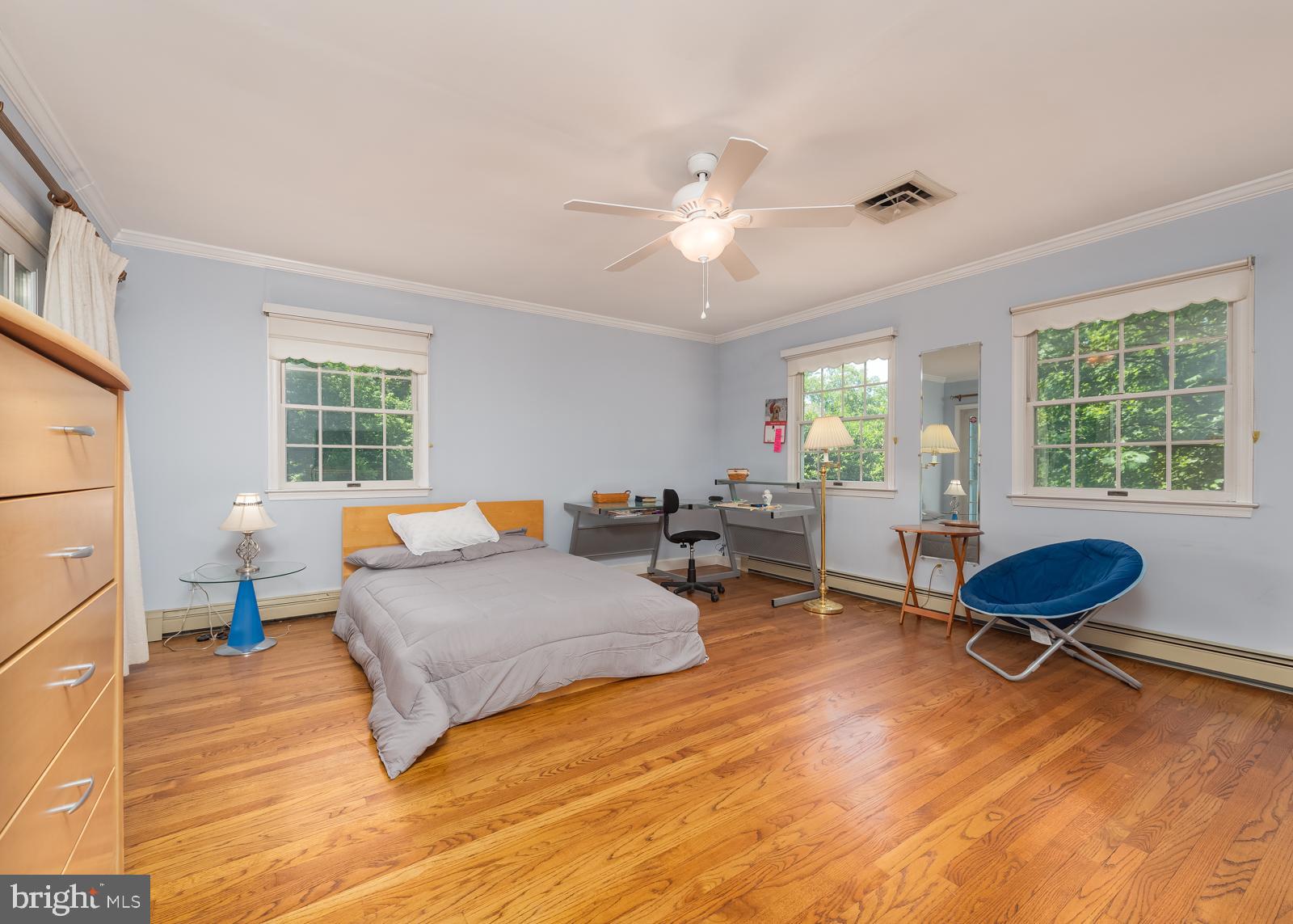 211 Patuxent Road Laurel, MD 20707 - Photo 17 of 43 Main level primary suite with adjoining full bath