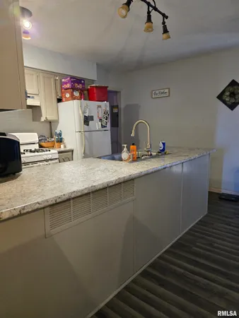 $89,500 | 310 Cathy Street, Colchester, IL 62326