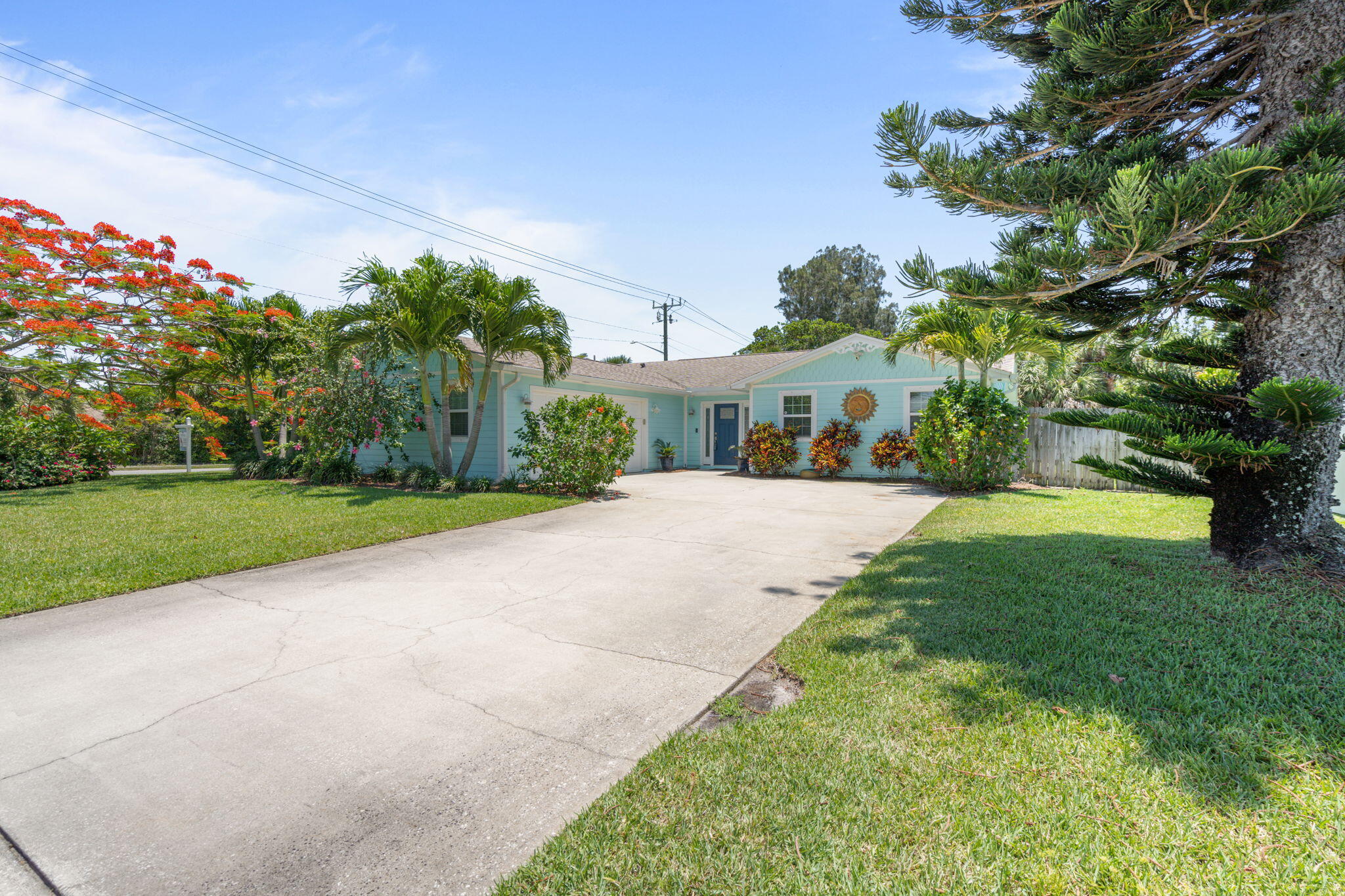 401 Surf Road Melbourne Beach, FL 32951 - Photo 2 of 94 61-web-or-mls-DSC07641