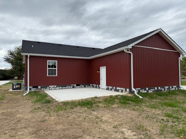 1415 Old Estill Springs Road Tullahoma, TN 37388 - Photo 22 of 25 a view of front of a house with yard