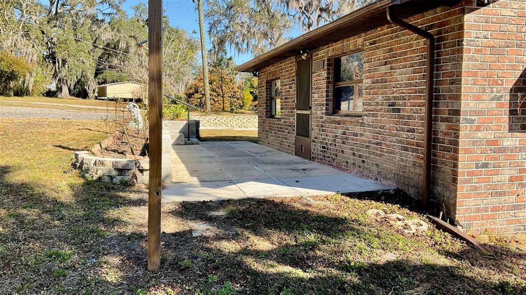 13216 Curley Road Dade City, FL 33525 - Photo 3 of 24