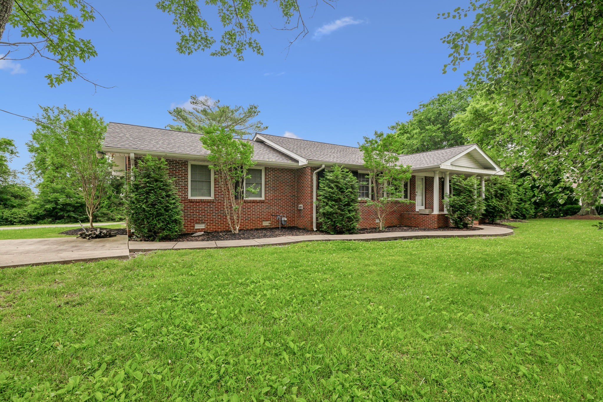 979 South Main Street Eagleville, TN 37060 - Photo 2 of 43