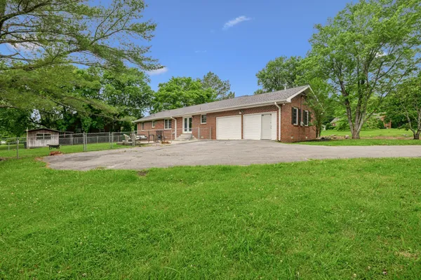 $499,900 | 979 South Main Street, Eagleville, TN 37060