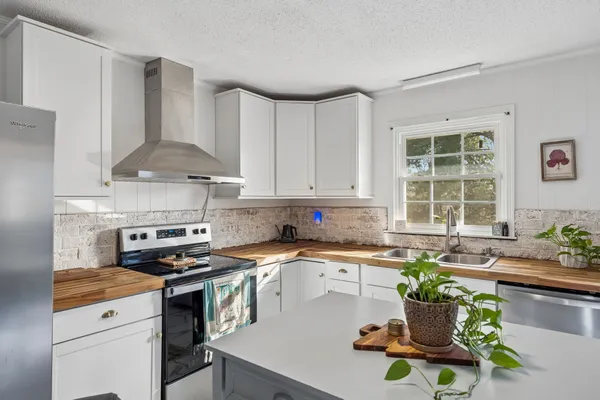 $499,900 | 979 South Main Street, Eagleville, TN 37060