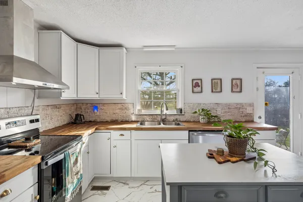 $499,900 | 979 South Main Street, Eagleville, TN 37060