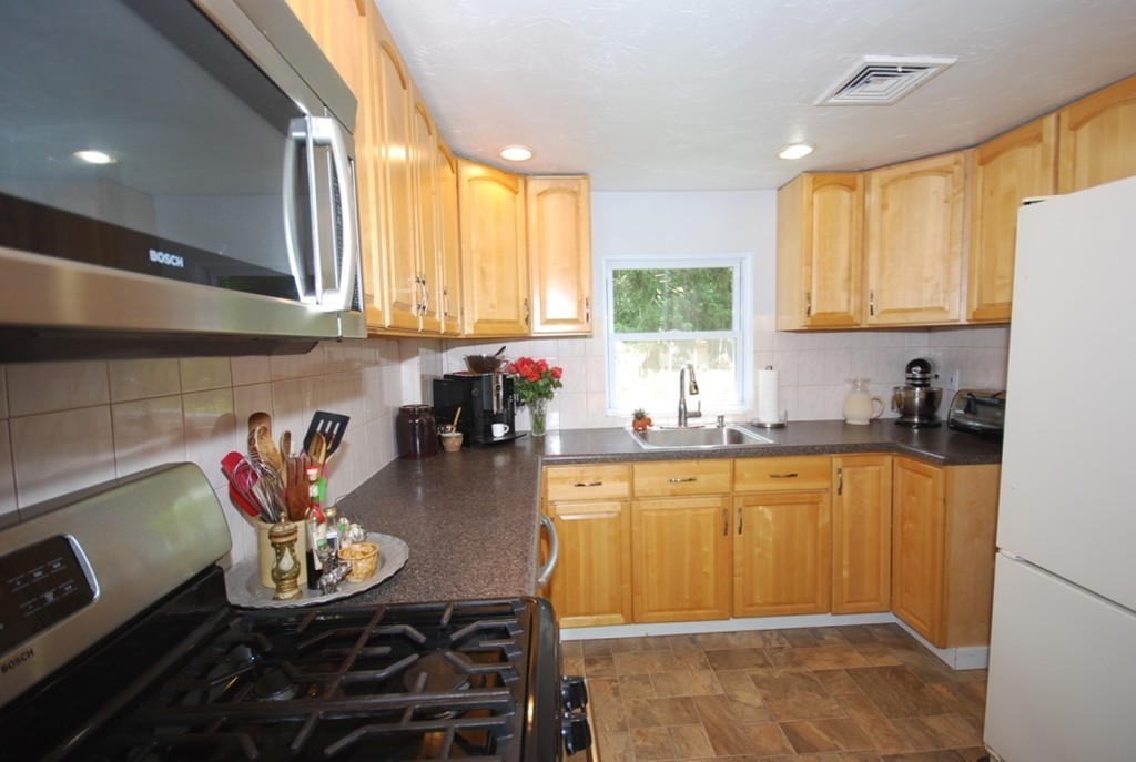 473 Belknap Road Framingham, MA 01701 - Photo 10 of 30 Gallery Image 10