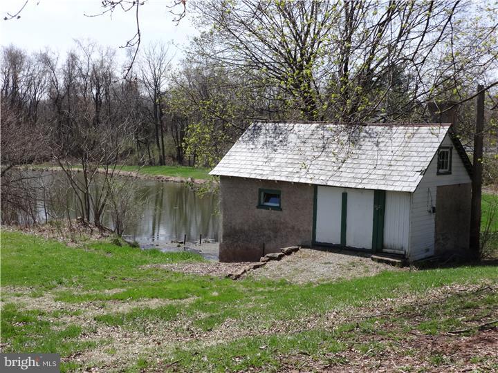 3827 Schuylkill Road Spring City, PA 19475 - Photo 2 of 21 Lake / Pond