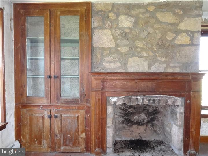 3827 Schuylkill Road Spring City, PA 19475 - Photo 8 of 21 Fireplace