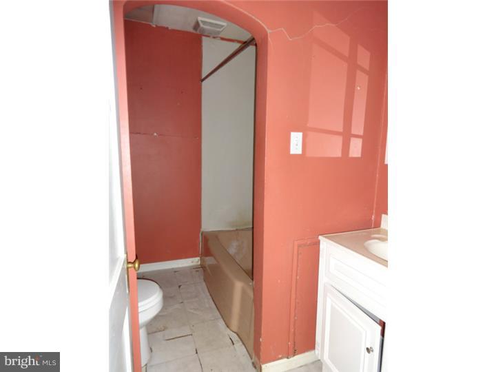 3827 Schuylkill Road Spring City, PA 19475 - Photo 10 of 21 Bathroom