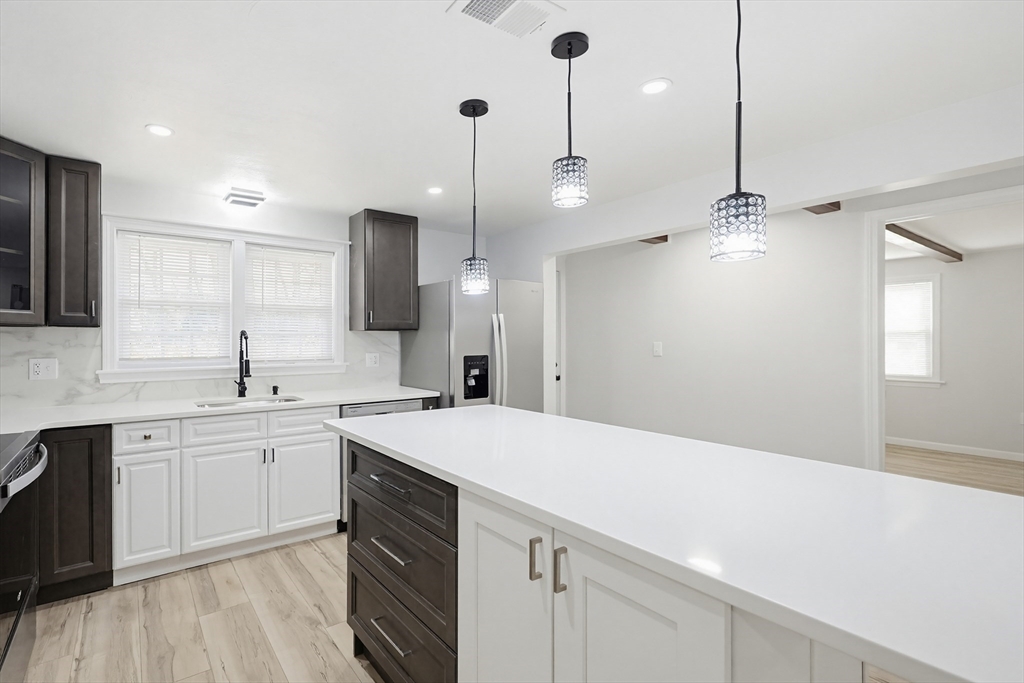 26 Debbie Road Brockton, MA 02302 - Photo 2 of 20