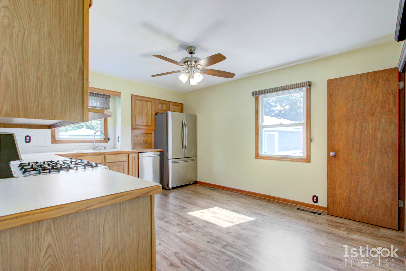 1332 Surrey Road Batavia, IL 60510 - Photo 5 of 22 Gallery Image 5