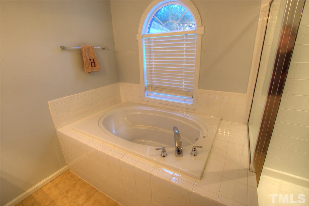 822 Swan Neck Lane Raleigh, NC 27615 - Photo 16 of 25 Gallery Image 16