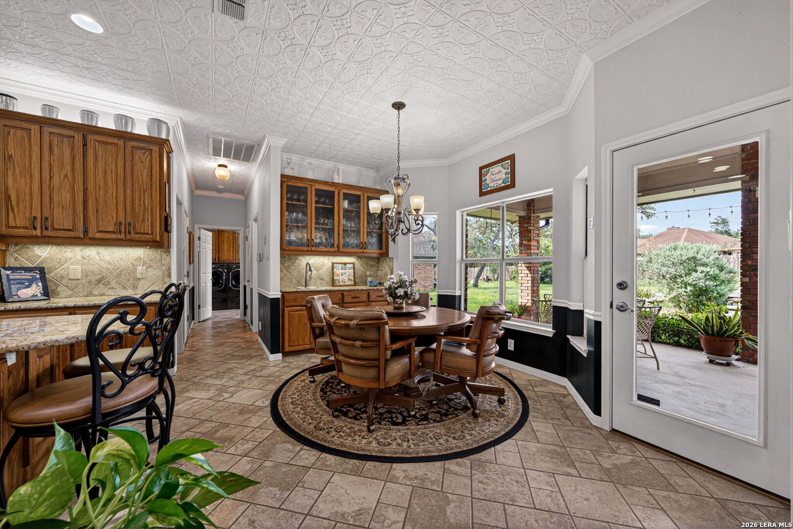 8639 Raintree Woods Drive Fair Oaks Ranch, TX 78015 - Photo 11 of 55