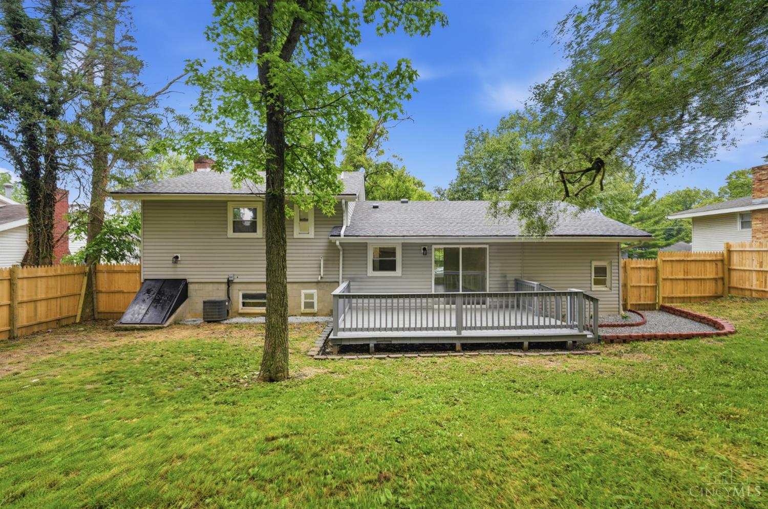 10686 Chelmsford Road Cincinnati, OH 45240 - Photo 34 of 43