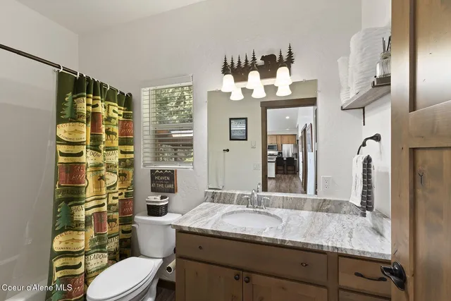 $1,100,000 | 29955 North Isle View Road, Spirit Lake, ID 83869