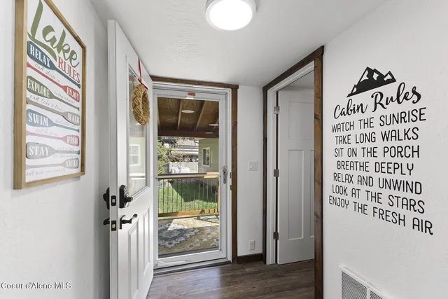 $1,100,000 | 29955 North Isle View Road, Spirit Lake, ID 83869