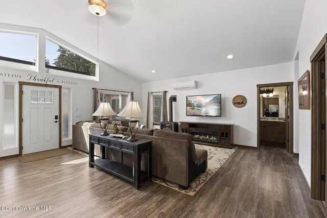 $1,100,000 | 29955 North Isle View Road, Spirit Lake, ID 83869