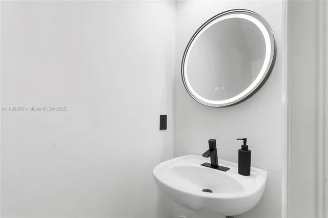 $660,000 | Islands of Doral, Doral, FL 33178