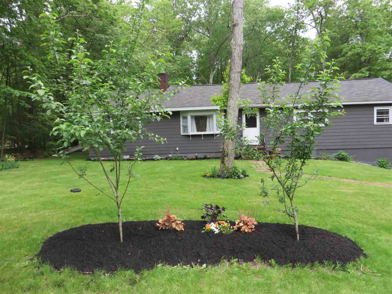 14 Sharon Road Windham, NH 03087 - Photo 3 of 40