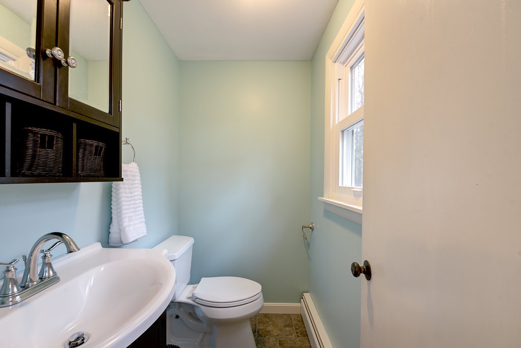 14 Sharon Road Windham, NH 03087 - Photo 39 of 40