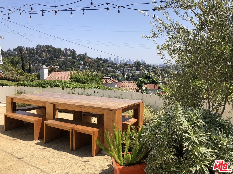 2101 Mayview Drive Los Angeles, CA 90027 - Photo 1 of 19