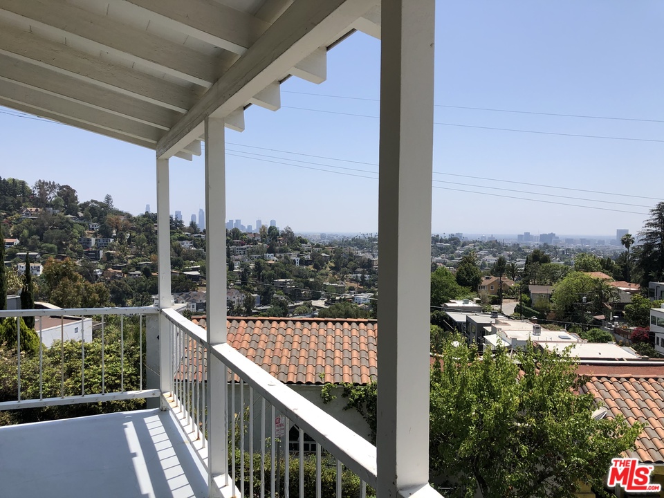 2101 Mayview Drive Los Angeles, CA 90027 - Photo 2 of 19