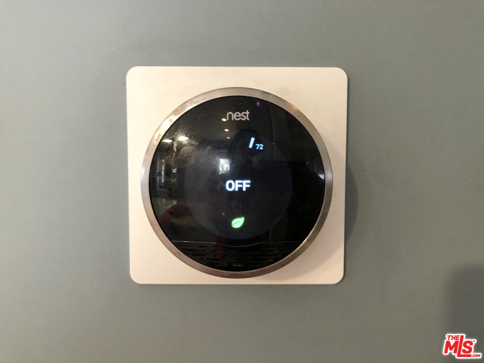 2101 Mayview Drive Los Angeles, CA 90027 - Photo 16 of 19