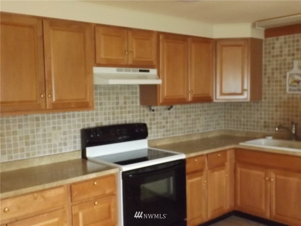 15 Woods Road Omak, WA 98841 - Photo 2 of 25
