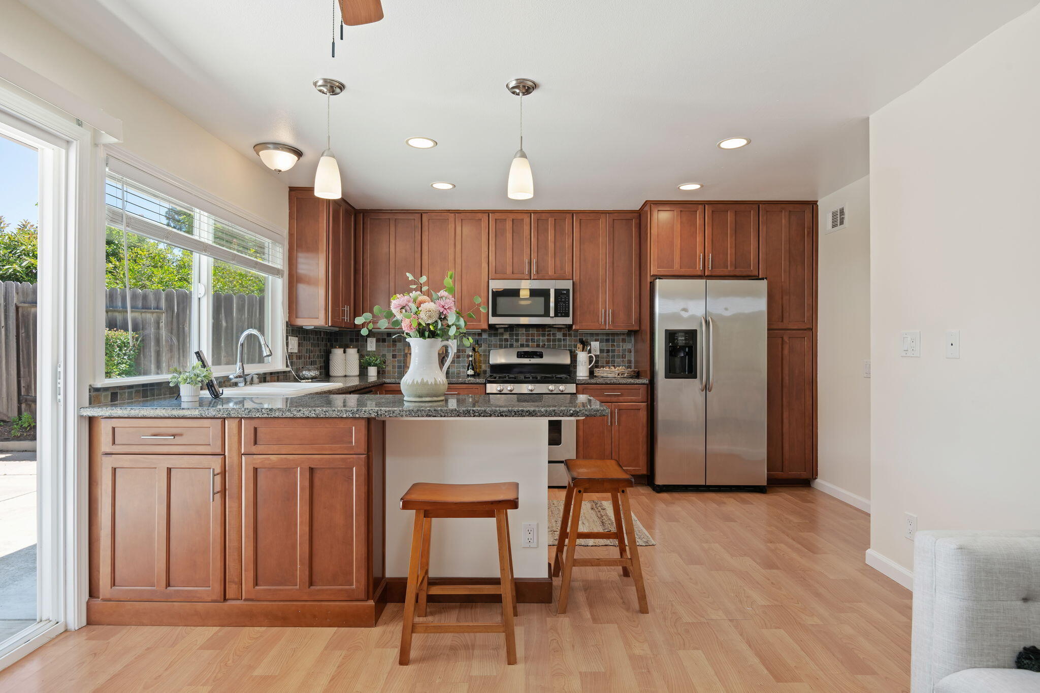 163 Alpine Drive Goleta, CA 93117 - Photo 7 of 25 10-Kitchen