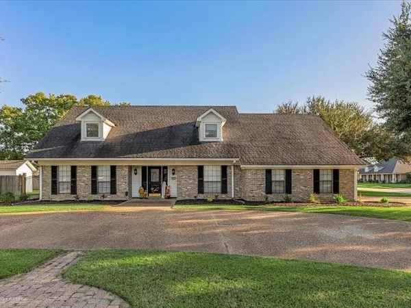 $364,000 | 302 Greenacres Boulevard, Bossier City, LA 71111